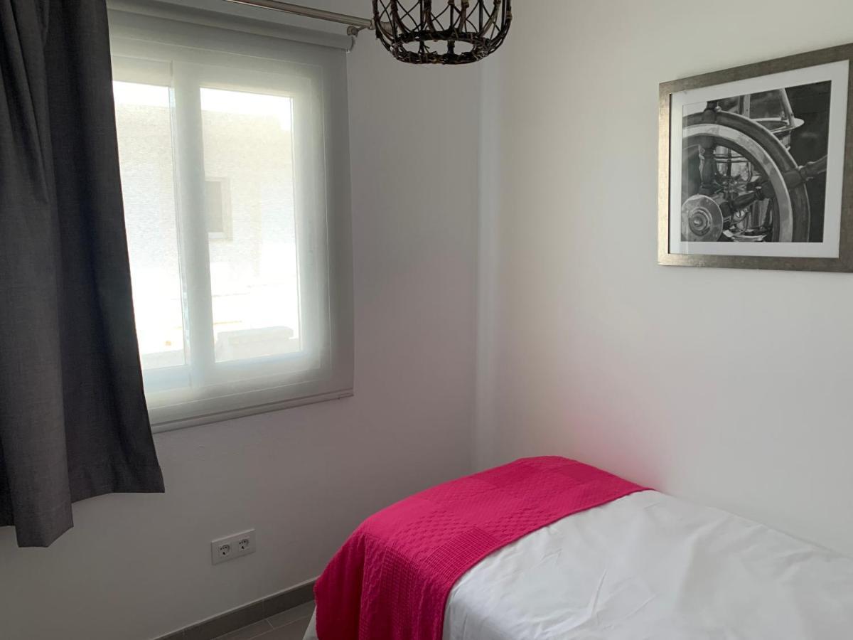 Apartamento En Playa Santo Tomas Эс-Миджорн-Гран Экстерьер фото