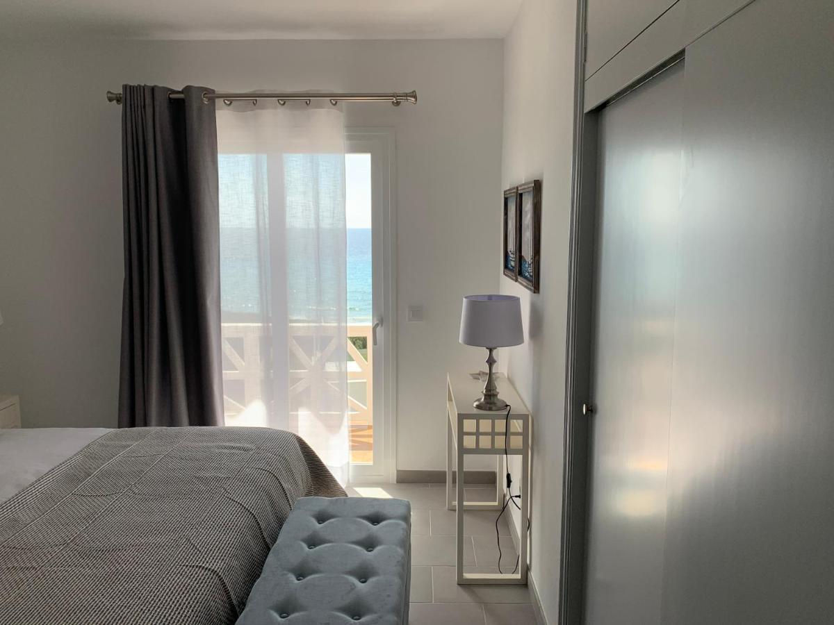 Apartamento En Playa Santo Tomas Эс-Миджорн-Гран Экстерьер фото