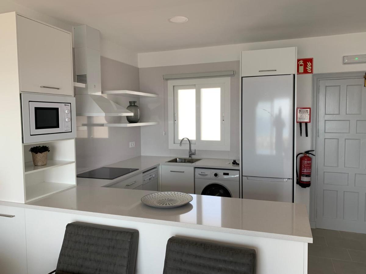 Apartamento En Playa Santo Tomas Эс-Миджорн-Гран Экстерьер фото